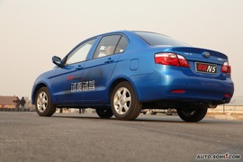 2009款夏利N5对比试驾实拍
