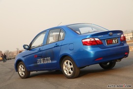 2009款夏利N5对比试驾实拍