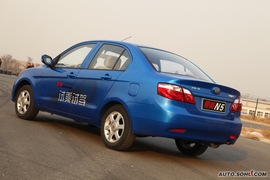 2009款夏利N5对比试驾实拍