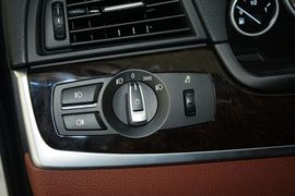 2014款宝马528Li领先型