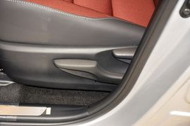 2015款雷克萨斯NX200