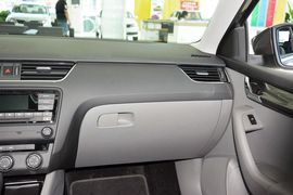 2015款斯柯达明锐1.4T