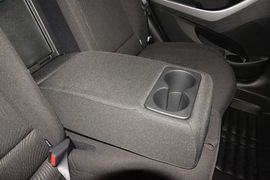 2015款现代朗动1.6L手动领先型