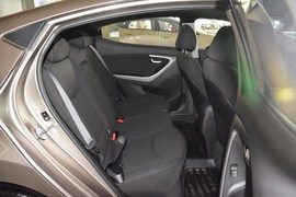 2015款现代朗动1.6L手动领先型