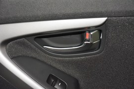 2015款现代朗动1.6L手动领先型