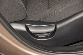 2015款现代朗动1.6L手动领先型
