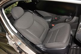 2015款现代朗动1.6L手动领先型