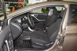 2015款现代朗动1.6L手动领先型