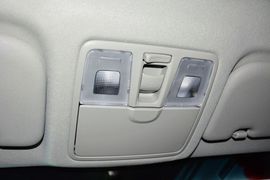 2015款现代朗动1.6L手动领先型