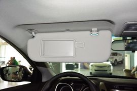 2015款现代朗动1.6L手动领先型