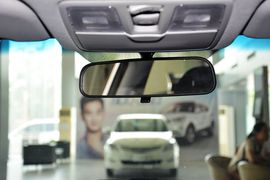 2015款现代朗动1.6L手动领先型