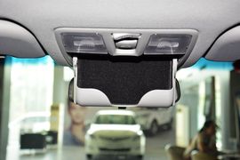 2015款现代朗动1.6L手动领先型