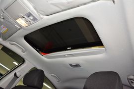 2015款现代朗动1.6L手动领先型
