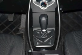 2015款现代朗动1.6L手动领先型