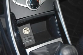 2015款现代朗动1.6L手动领先型