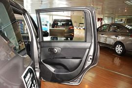 2013款日产骊威1.6XE手动舒适型