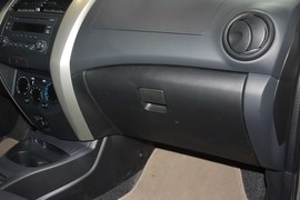 2013款日产骊威1.6XE手动舒适型