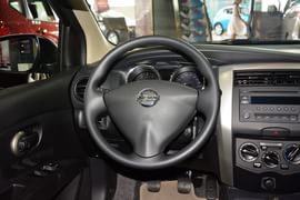 2013款日产骊威1.6XE手动舒适型