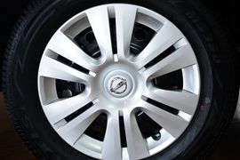 2013款日产骊威1.6XE手动舒适型