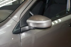 2013款日产骊威1.6XE手动舒适型
