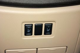 2015款日产贵士3.5L