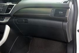 2015款本田雅阁2.0L