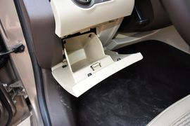 2015款别克君威2.0L领先时尚型