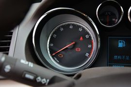 2015款别克君威2.0L领先时尚型
