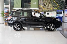 2015款斯巴鲁森林人2.0i特装纪念版