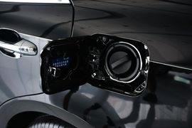 2015款丰田皇冠2.5L精英版