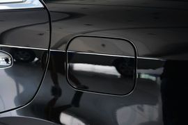 2015款丰田皇冠2.5L精英版