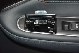 2015款丰田皇冠2.5L精英版