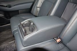 2015款丰田皇冠2.5L精英版