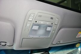 2015款丰田皇冠2.5L精英版
