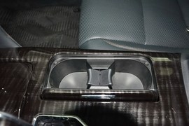 2015款丰田皇冠2.5L精英版