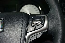 2015款丰田皇冠2.5L精英版