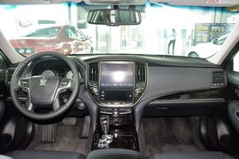 2015款丰田皇冠2.5L精英版