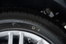 2015款丰田皇冠2.5L精英版