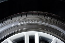2015款丰田皇冠2.5L精英版
