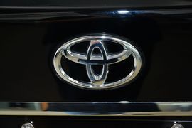2015款丰田皇冠2.5L精英版