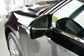 2015款丰田皇冠2.5L精英版