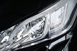 2015款丰田皇冠2.5L精英版