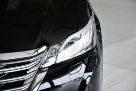 2015款丰田皇冠2.5L精英版