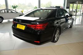 2015款丰田皇冠2.5L精英版