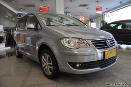 大众途安1.8T手自一体智尊版5座