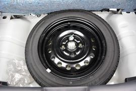 2015款铃木奥拓1.0L自动限定版