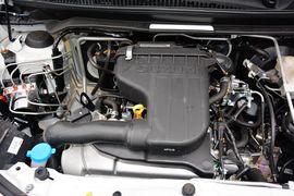 2015款铃木奥拓1.0L自动限定版