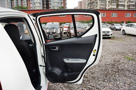 2015款铃木奥拓1.0L自动限定版