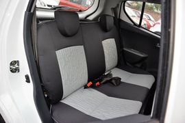 2015款铃木奥拓1.0L自动限定版