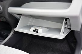 2015款铃木奥拓1.0L自动限定版